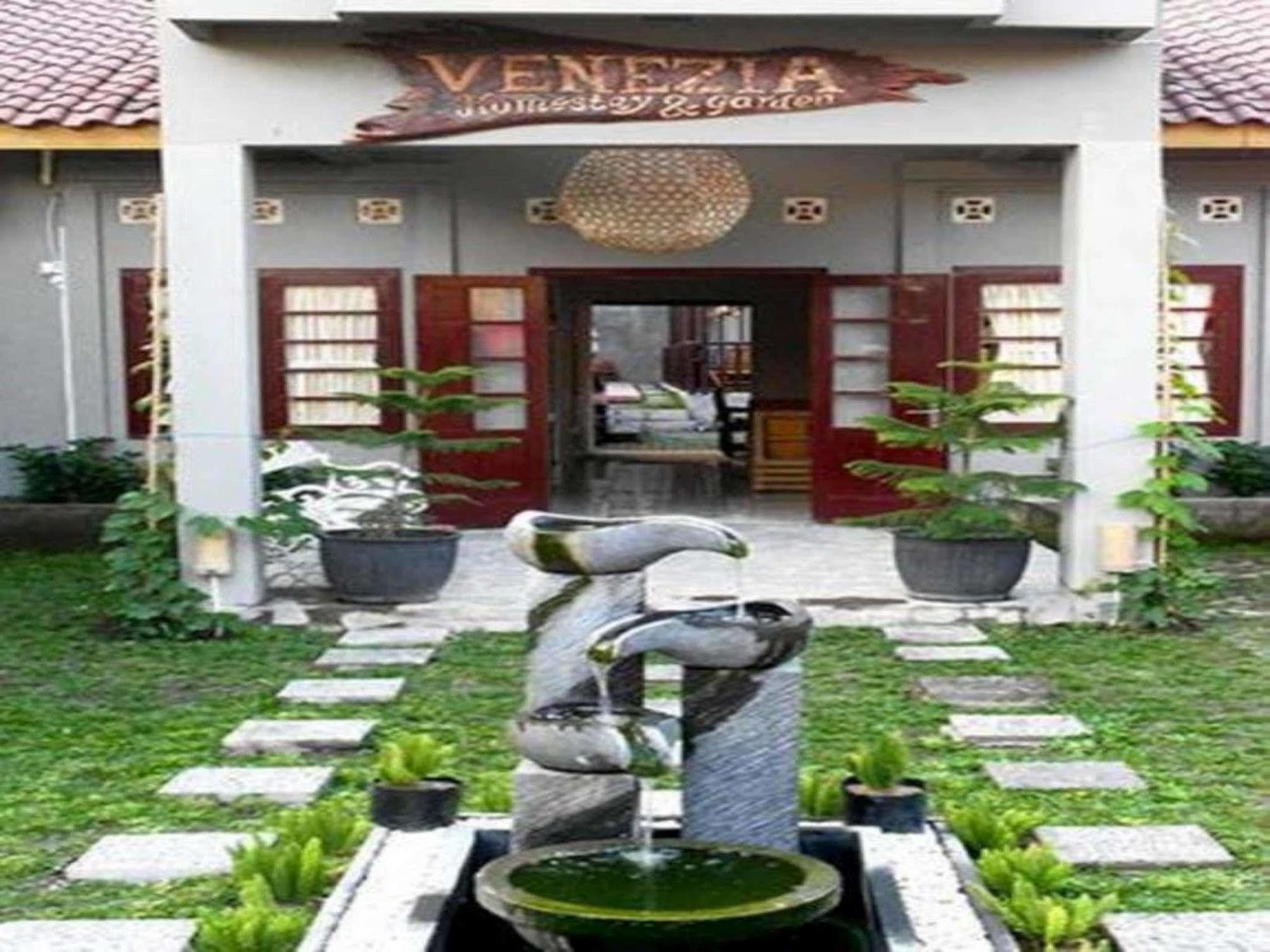 Venezia Homestay And Garden Yogyakarta Ngoại thất bức ảnh