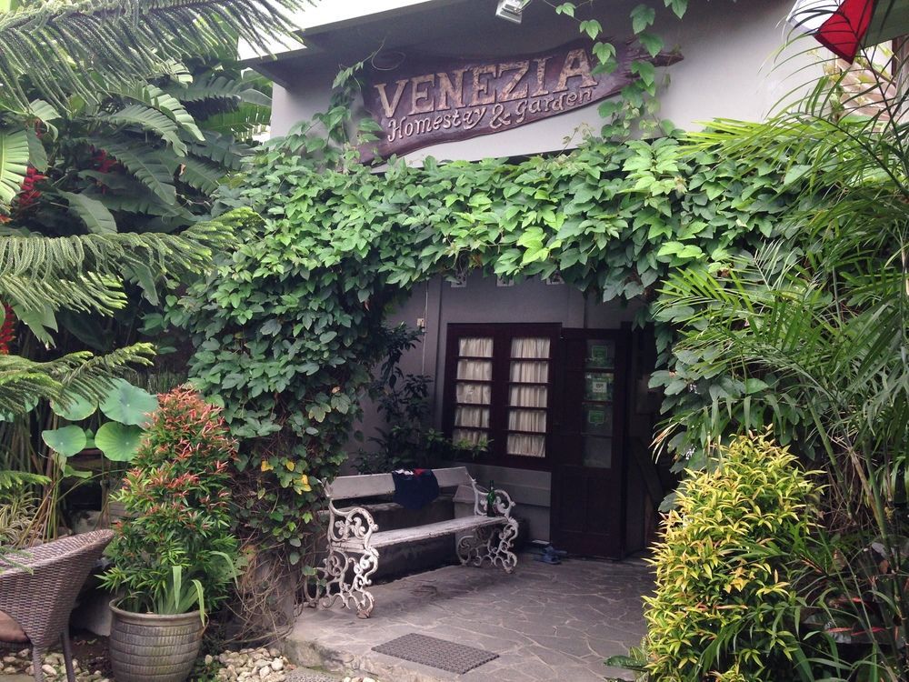 Venezia Homestay And Garden Yogyakarta Ngoại thất bức ảnh